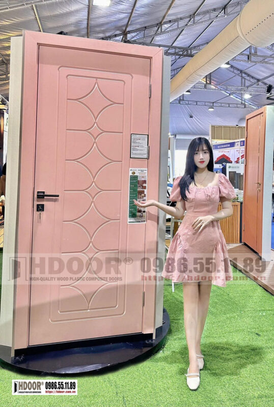 Cửa nhựa composite màu hồng HDOOR® tại triển lãm